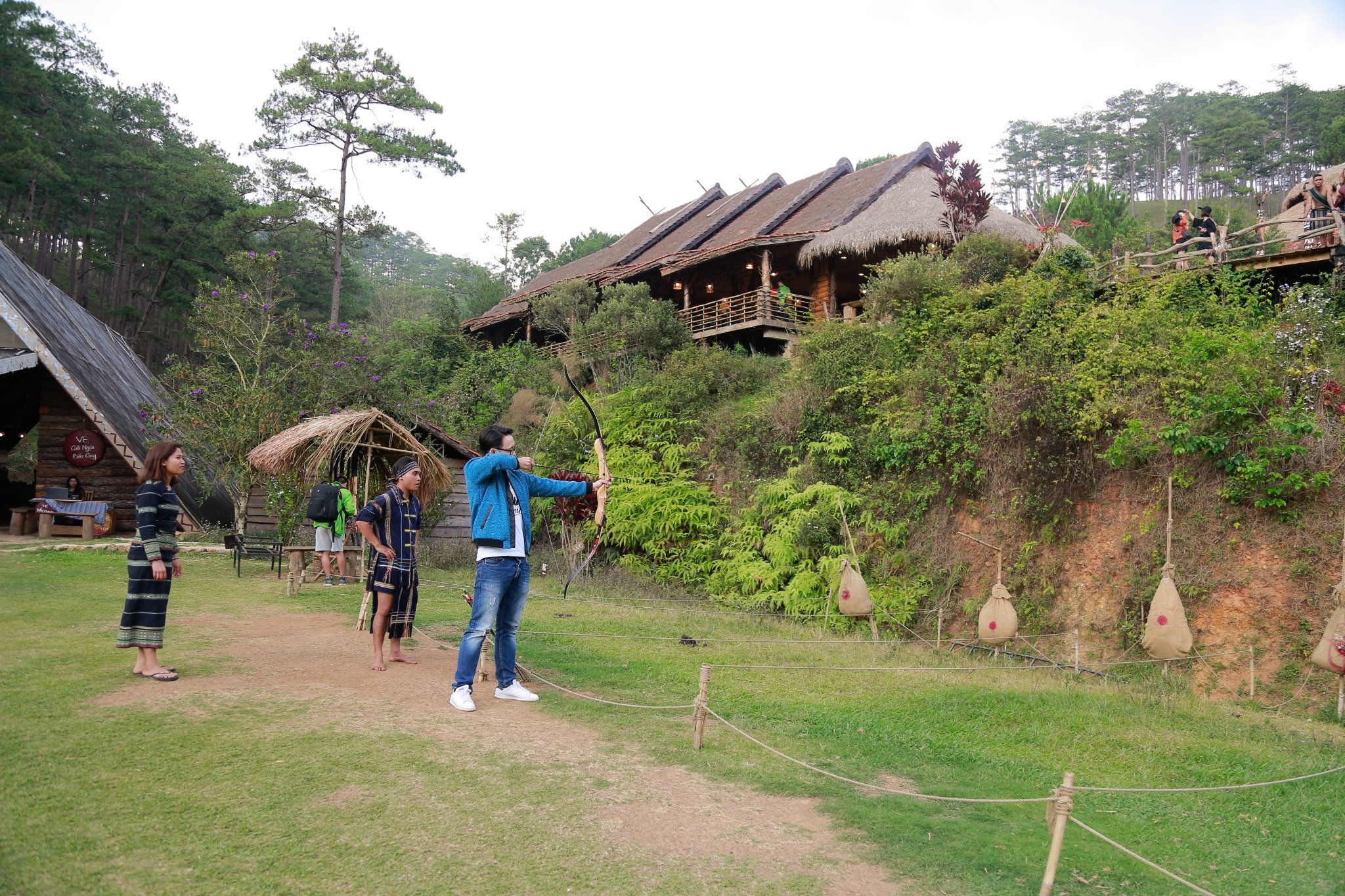 TRÒ CHƠI DÂN GIAN BẮN CUNG