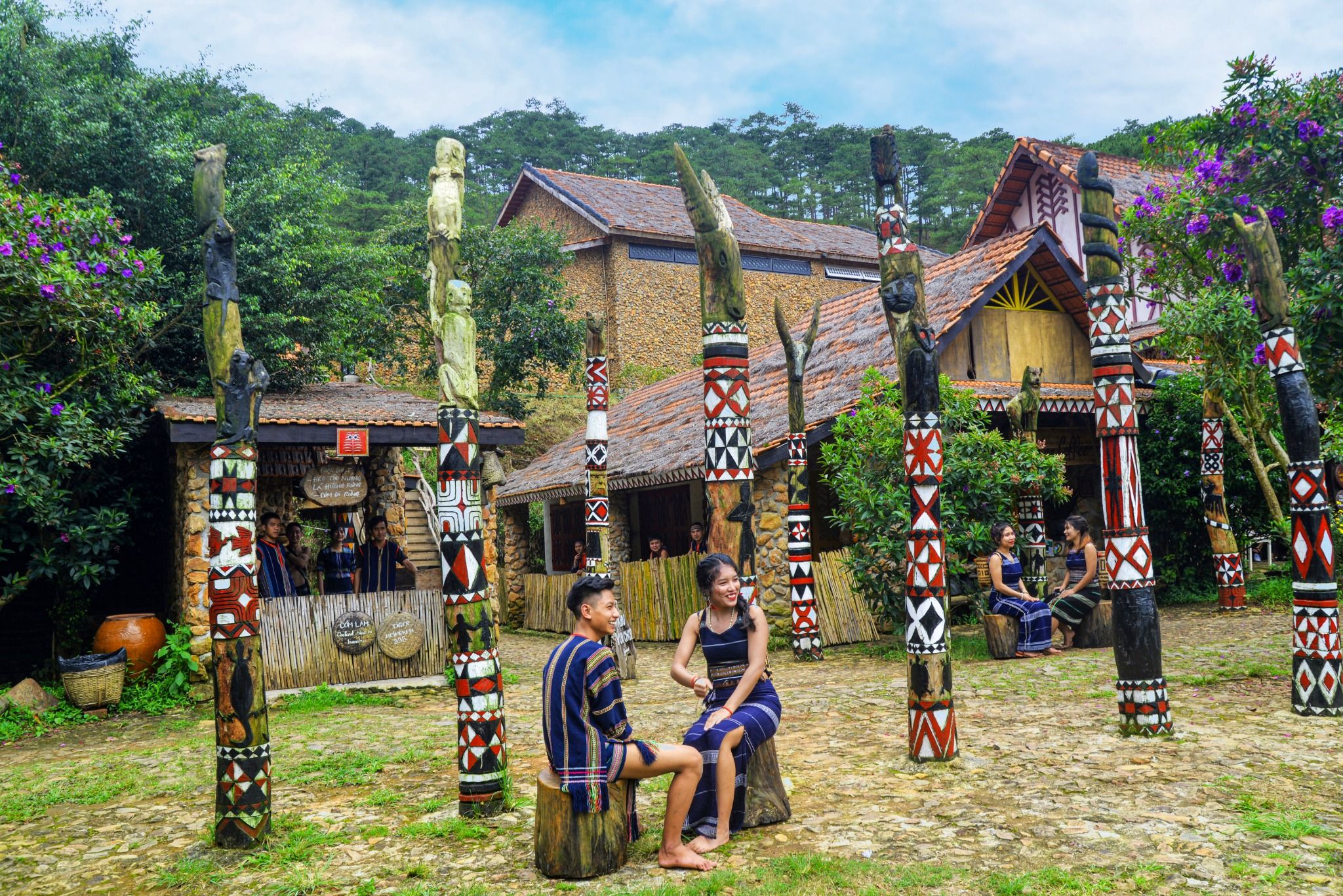 THUÊ TRANG PHỤC DÂN TỘC